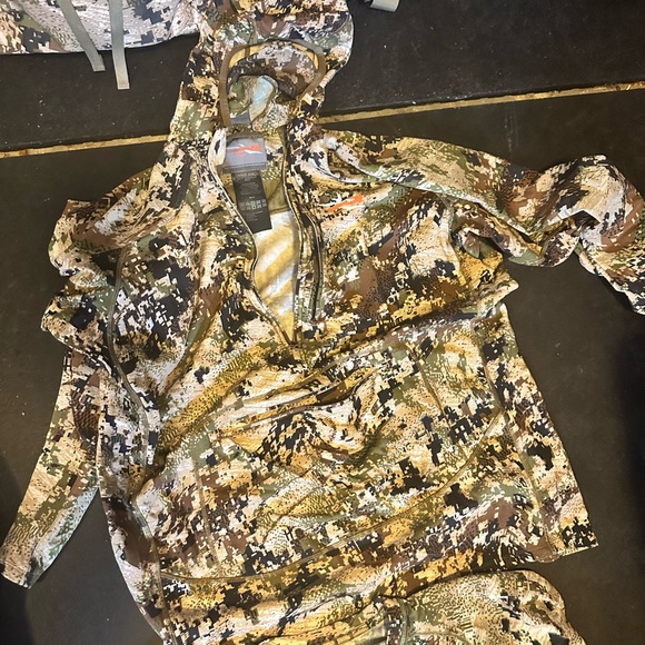 Sitka Optifade hunting kit,Tops 2XL pants 42. Day pack included - Picture 3 of 6